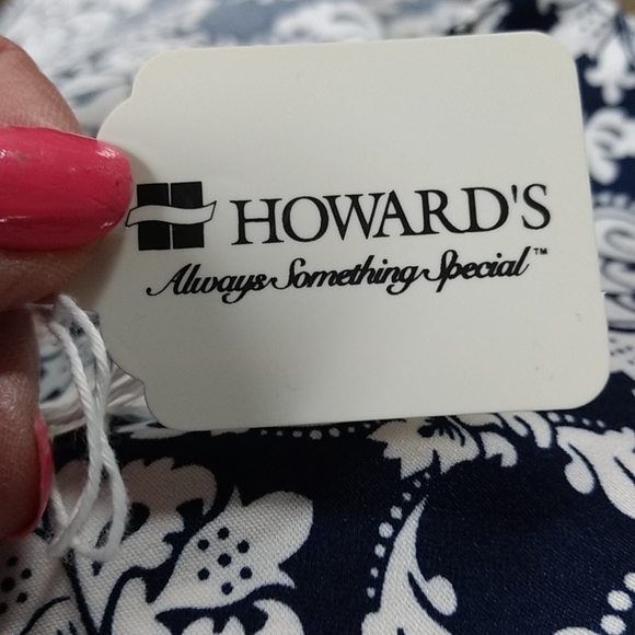 Howard's scarf - Picture 3 of 5